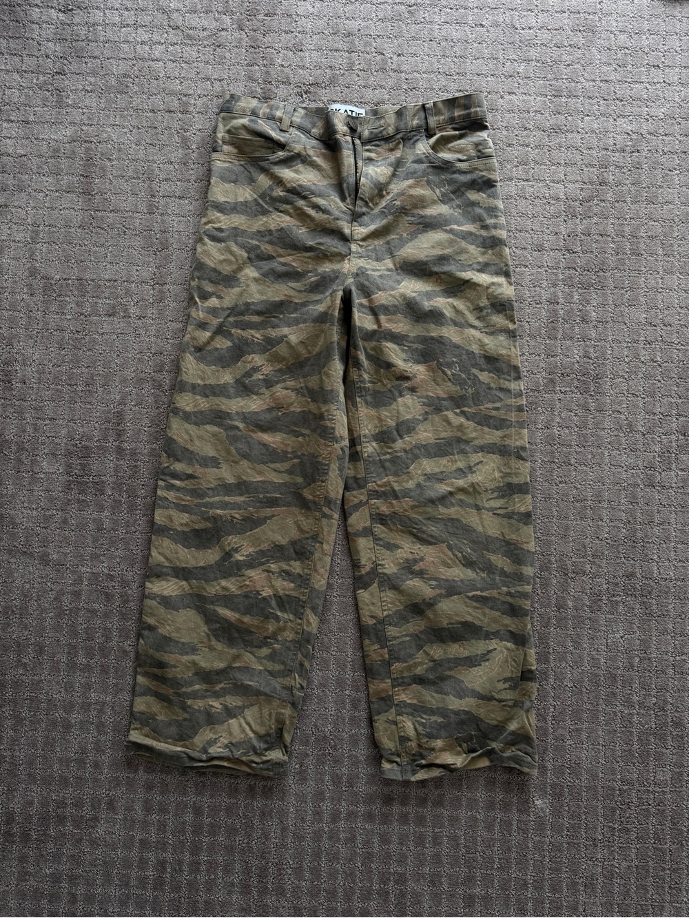 Skatie Olive & Dark Green Camo low-rise pants - Picture 2 of 4